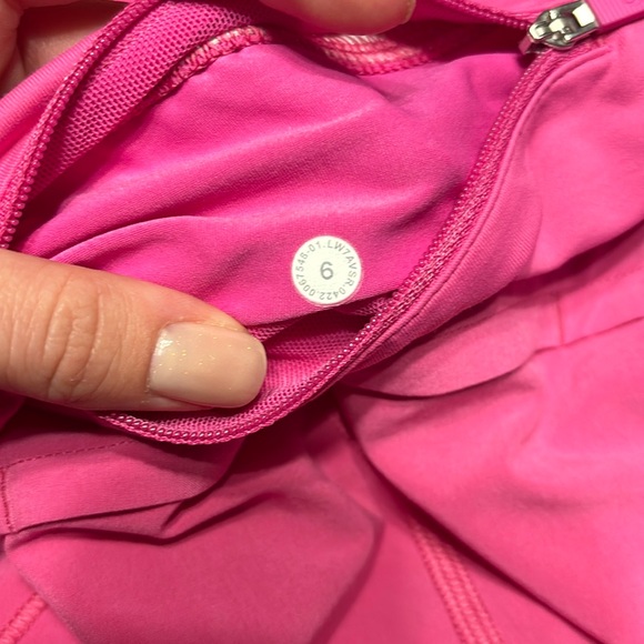 Lululemon Speed Up Low-Rise Short 2.5"
Sonic Pink size 6 - Picture 3 of 4